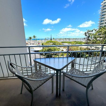 Ilikai Apt 302 - Spacious Studio With Stunning Ocean & Harbor Views Honolulu Esterno foto