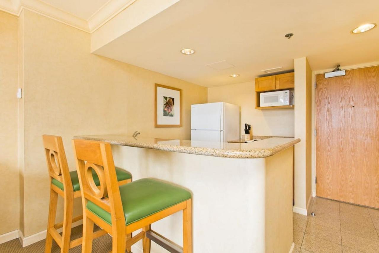Ilikai Apt 302 - Spacious Studio With Stunning Ocean & Harbor Views Honolulu Esterno foto